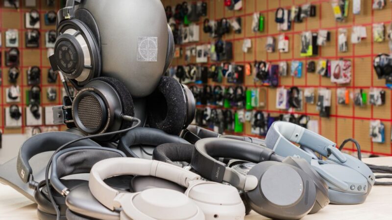 How To Find Comfortable Wireless Headphones for Long Listening