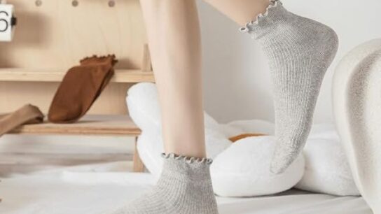 Hstyle Ruffle Socks for Women in cute ankle style